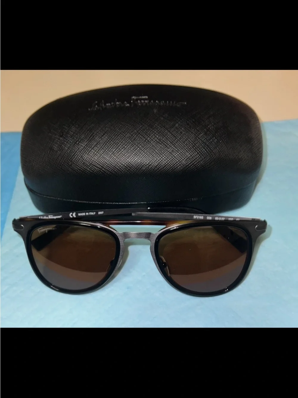 SALVATORE USED LIKE NEW Ferragamo sp218s sunglasses ✅️⭐️
